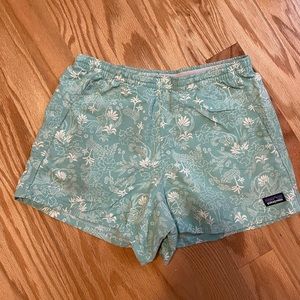 Patagonia baggies womens size small